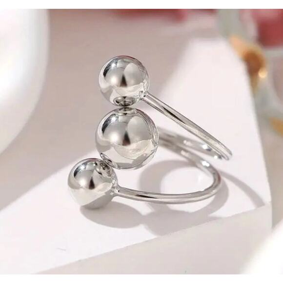 Silvery Exaggerated Three Ball Open Ring One Size Silver - Picture 1 of 7